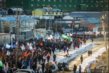 El paro en Tierra del Fuego se extiende por tiempo indeterminado: reunión para intentar destrabar el conflicto