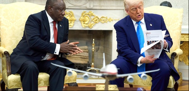 Ahora Donald Trump incomodó al presidente de Sudáfrica en el Salón Oval y lo acusó de cometer un "genocidio contra blancos"