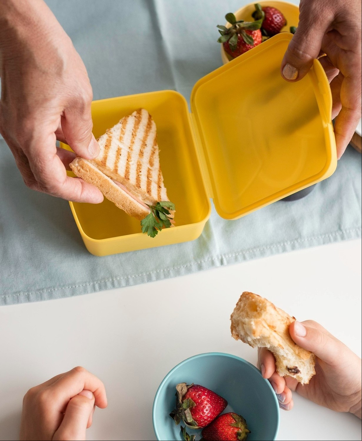 ¿Cómo sacar el olor a comida de un tupper?