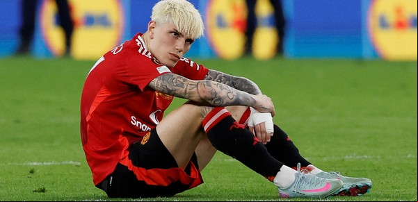 Sigue la guerra entre Garnacho y el DT del Manchester United: el argentino estalló por ir al banco en la final y el portugués le tiró con todo