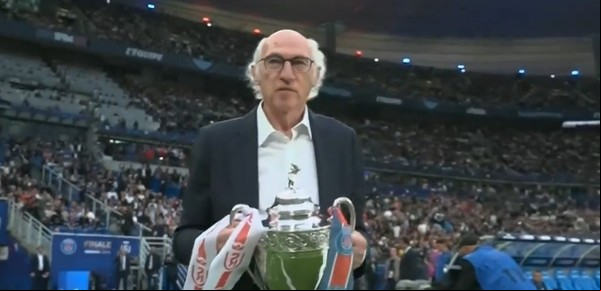 El PSG goleó a Reims, se llevó la Copa de Francia y ya piensa en la final de la Champions League: por qué Carlos Bianchi presentó el trofeo