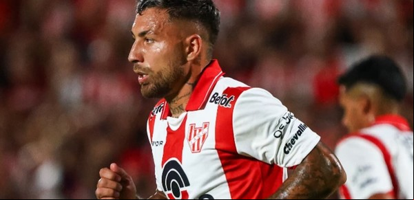 Polémica con Damián Batallini: el futbolista fue escrachado en redes por manejar a 172 km/h tomando mate y se cruzó con un hincha
